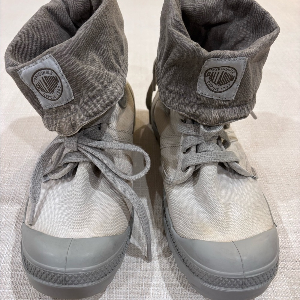 PALLADIUM Women’s Baggy Canvas Boots Light Gray Fold-Over Boots (10)